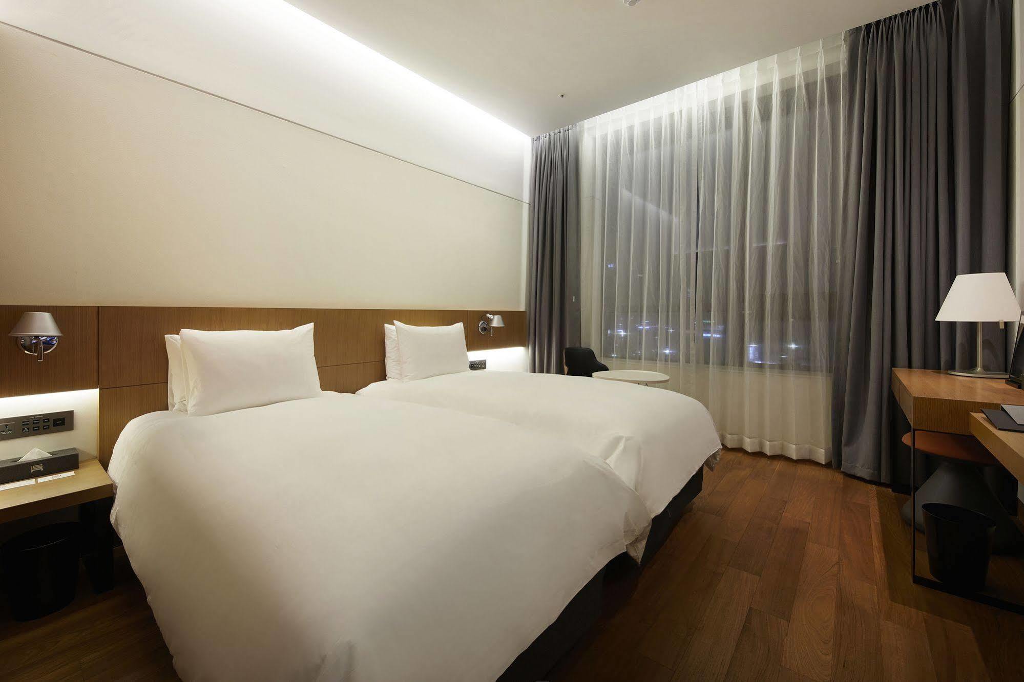 Standard Hotel Seoul Exterior foto